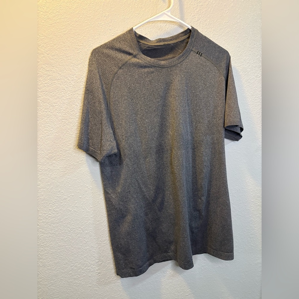 Men’s Lululemon Metal Vent Tech short sleeve